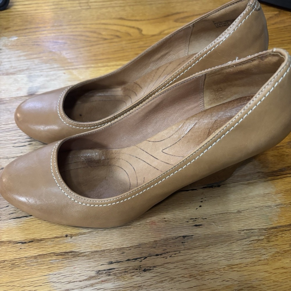 Clark's Women's Indigo Purity‎ Snow Wedge Leather Size 11 M Tan Brown EUC - Picture 10 of 10